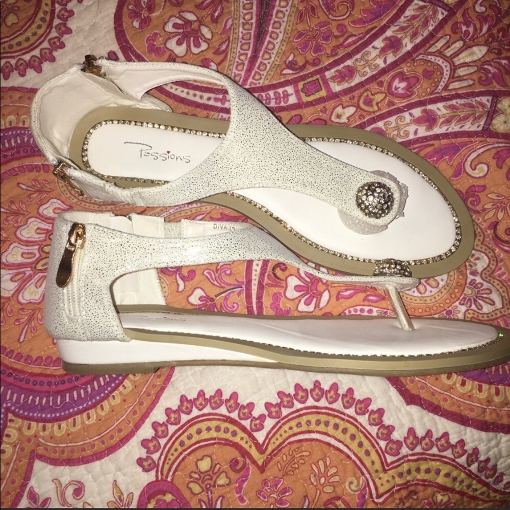 White Diva 10 Sandal - Picture 5 of 6